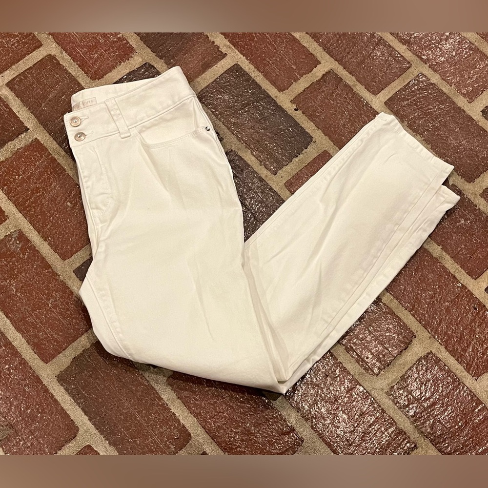 Boston Proper Ladies White High Rise Jeans Straight Leg Rhinestone Accents